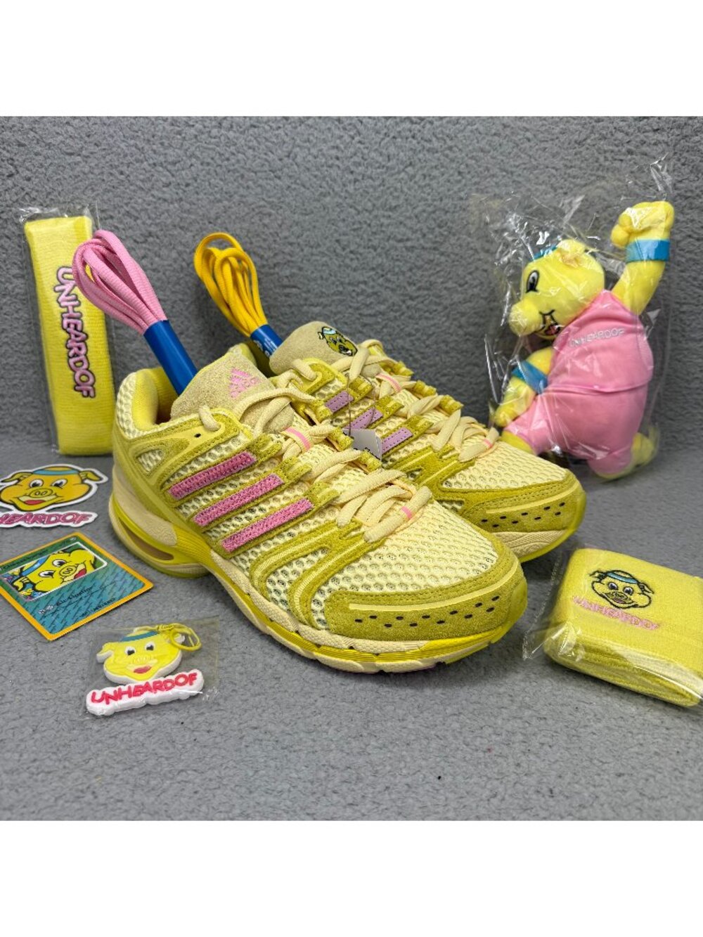 Adidas UnHeardOf Adistar Control 5 Mens 10 Yellow Cheeseburger Piggy Runner 2.0